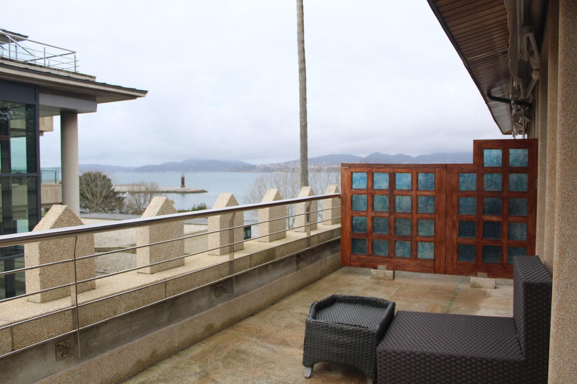 Pazo Los Escudos Hotel Spa & Resort Vigo Bagian luar foto A balcony