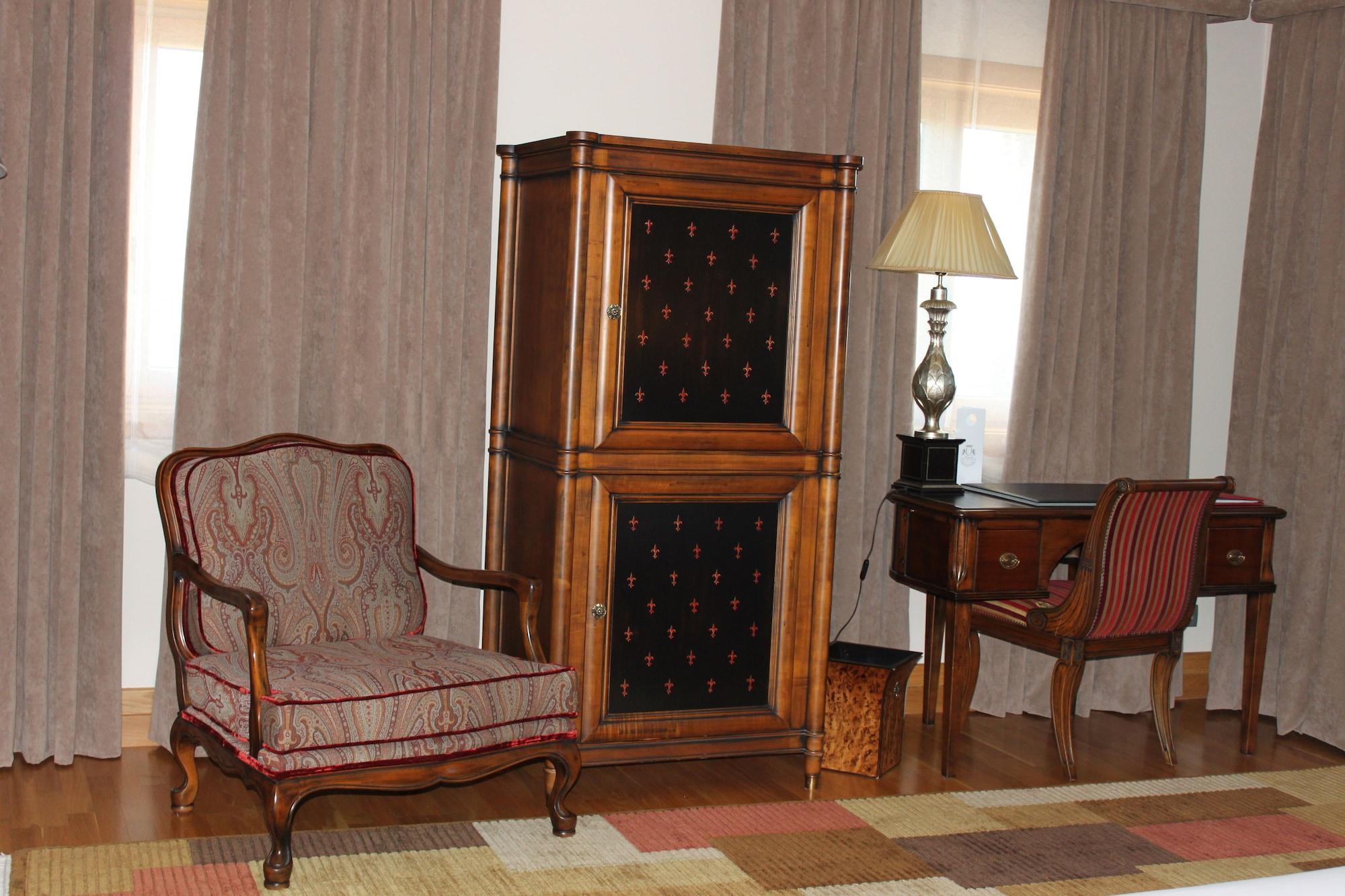 Pazo Los Escudos Hotel Spa & Resort Vigo Bagian luar foto A typical room at the hotel