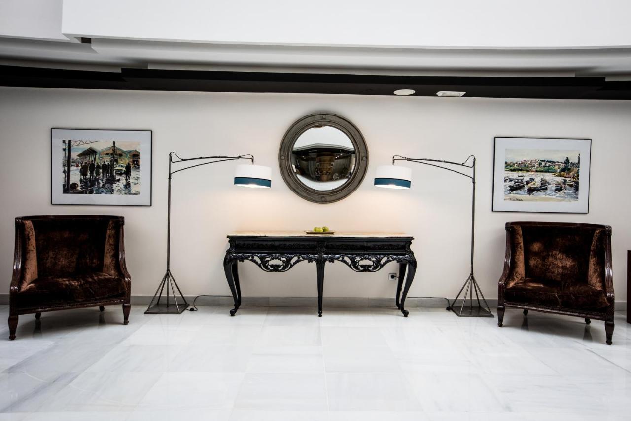 Pazo Los Escudos Hotel Spa & Resort Vigo Bagian luar foto Floor lamps