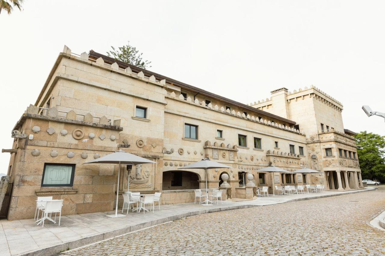 Pazo Los Escudos Hotel Spa & Resort Vigo Bagian luar foto The museum building
