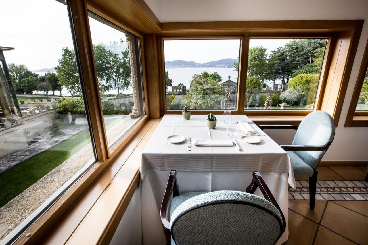 Pazo Los Escudos Hotel Spa & Resort Vigo Bagian luar foto Restaurant "La Table du Lac"
