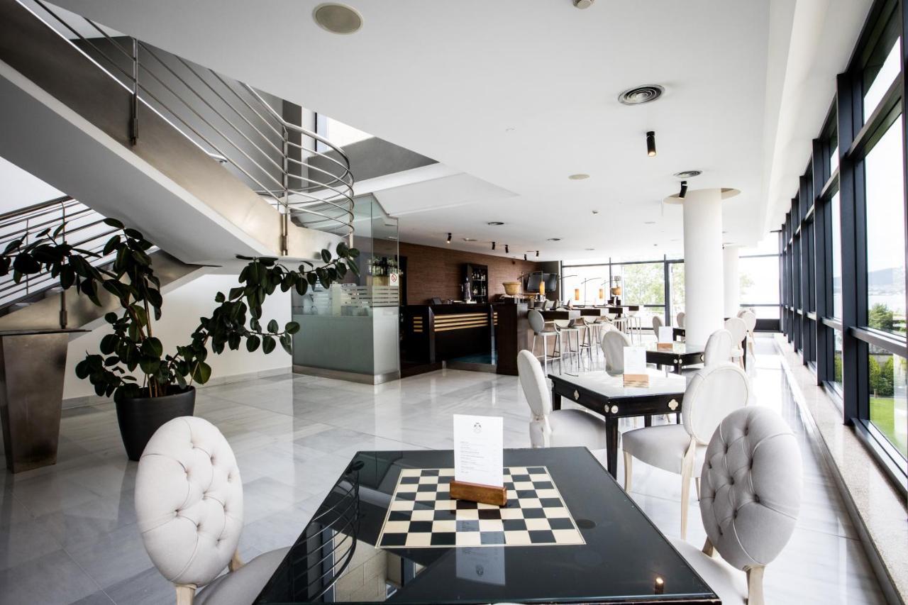 Pazo Los Escudos Hotel Spa & Resort Vigo Bagian luar foto Interior of the hotel